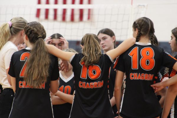 Chagrin Volleyball slams the Hawks