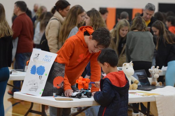 Junior Innovators Shine: 7th Grade Toy Convention Wows Parents