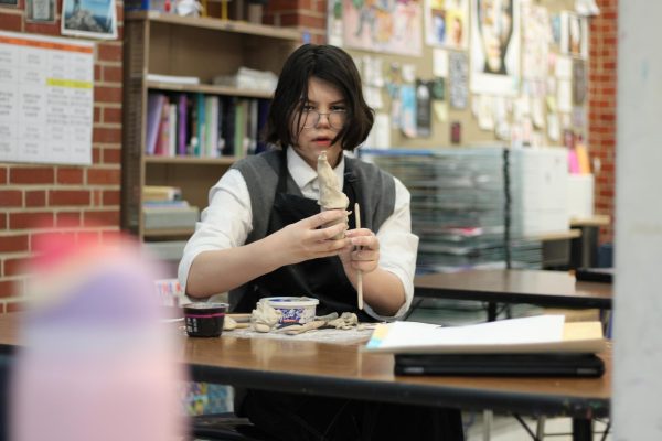 Art Exploration class inspires students to create